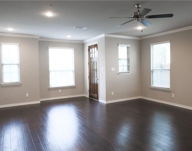 2605 Mccart Avenue - Photo Thumbnail 2