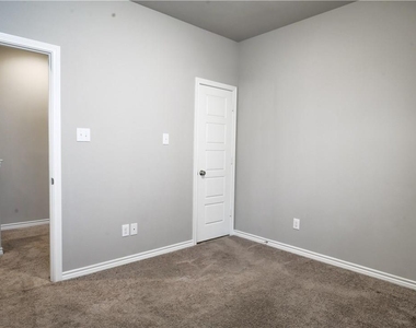 2605 Mccart Avenue - Photo Thumbnail 23