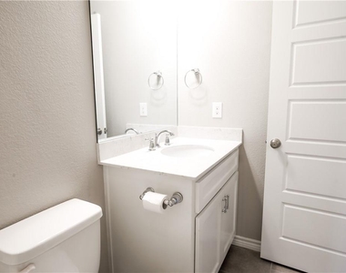 2605 Mccart Avenue - Photo Thumbnail 18