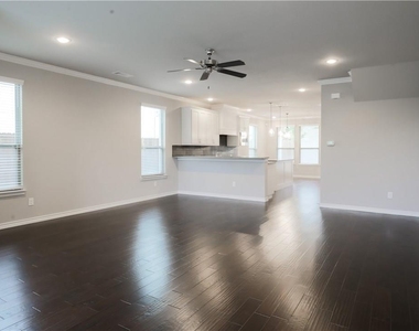 2605 Mccart Avenue - Photo Thumbnail 3