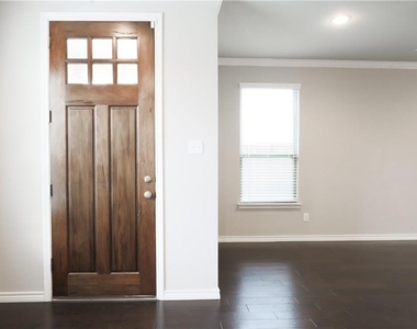 2605 Mccart Avenue - Photo Thumbnail 1