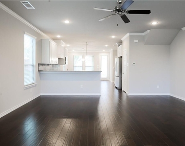 2605 Mccart Avenue - Photo Thumbnail 4