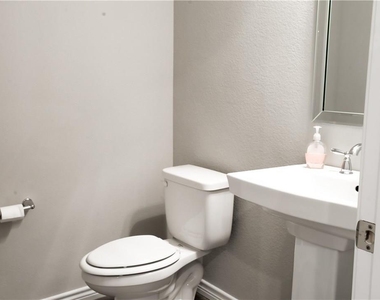 2605 Mccart Avenue - Photo Thumbnail 11