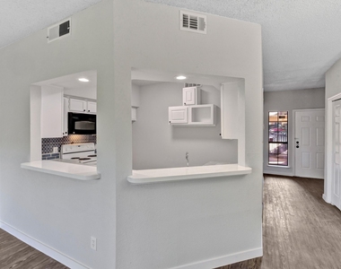 9601 Forest Lane - Photo Thumbnail 4