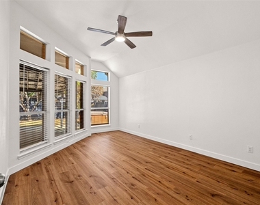5624 Buckskin Drive - Photo Thumbnail 10