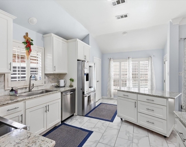 9427 Ponderosa Trail - Photo Thumbnail 15