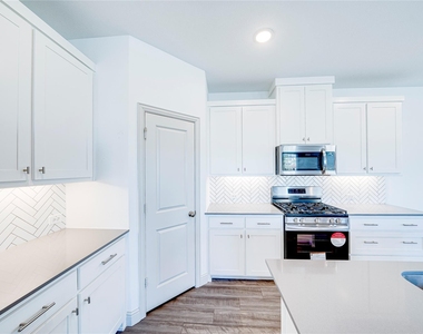 8888 Samara Street - Photo Thumbnail 9