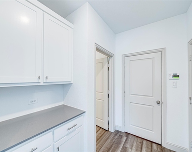 8888 Samara Street - Photo Thumbnail 12