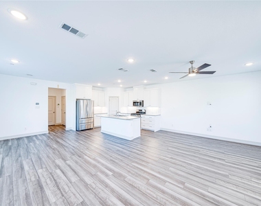 8888 Samara Street - Photo Thumbnail 5