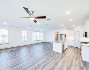 8888 Samara Street - Photo Thumbnail 11