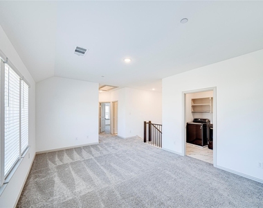 8888 Samara Street - Photo Thumbnail 15