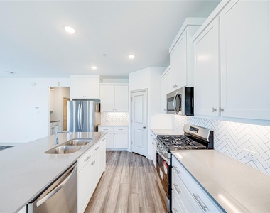 8888 Samara Street - Photo Thumbnail 7