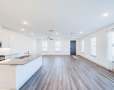 8888 Samara Street - Photo Thumbnail 4