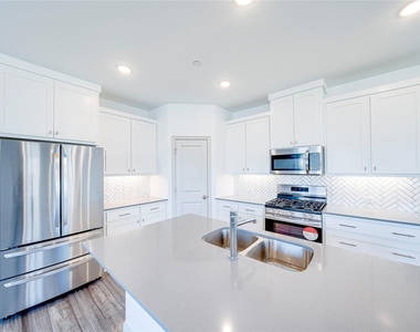 8888 Samara Street - Photo Thumbnail 10