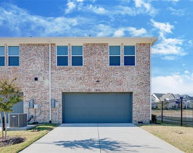 8888 Samara Street - Photo Thumbnail 29