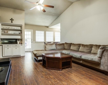 3801 Eugene Court N - Photo Thumbnail 4