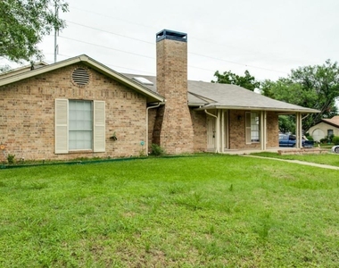 3801 Eugene Court N - Photo Thumbnail 2