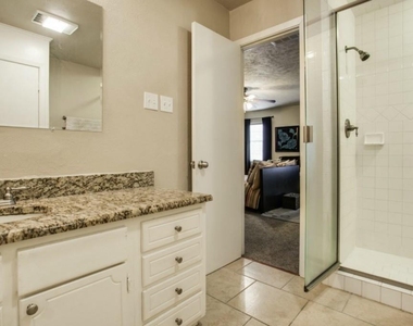 3801 Eugene Court N - Photo Thumbnail 15