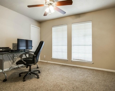 3801 Eugene Court N - Photo Thumbnail 11
