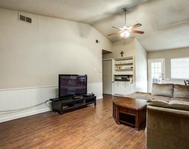 3801 Eugene Court N - Photo Thumbnail 5