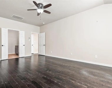 2108 Eppright Drive - Photo Thumbnail 11