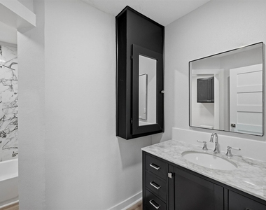 703 E Sears Street - Photo Thumbnail 16