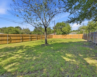 703 E Sears Street - Photo Thumbnail 24