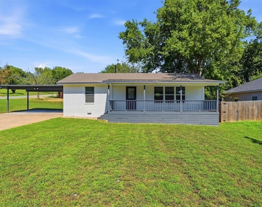 703 E Sears Street - Photo Thumbnail 1