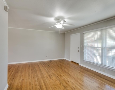 2732 Nw 67th Street - Photo Thumbnail 5