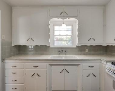 2732 Nw 67th Street - Photo Thumbnail 10