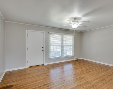 2732 Nw 67th Street - Photo Thumbnail 4