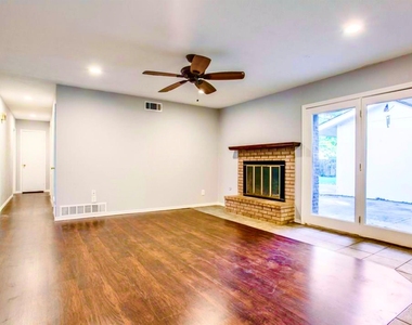 505 Melrose Drive - Photo Thumbnail 5
