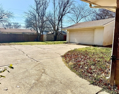505 Melrose Drive - Photo Thumbnail 19