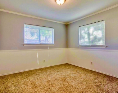505 Melrose Drive - Photo Thumbnail 18