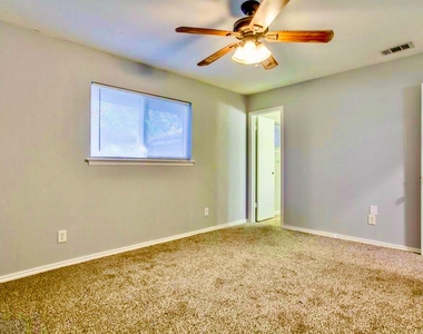 505 Melrose Drive - Photo Thumbnail 12