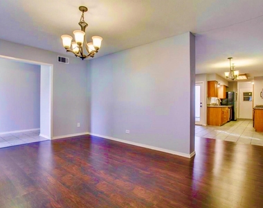 505 Melrose Drive - Photo Thumbnail 3