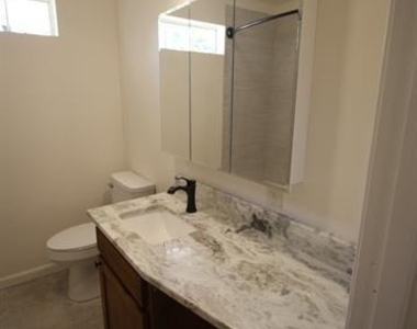 111 W Wolfe Street - Photo Thumbnail 7