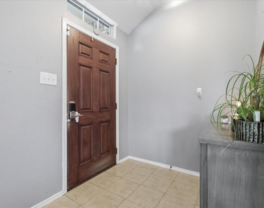 3909 Cliffside Drive - Photo Thumbnail 3