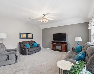 3909 Cliffside Drive - Photo Thumbnail 12