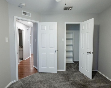 12136 Lamington Drive - Photo Thumbnail 9