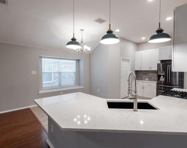 12136 Lamington Drive - Photo Thumbnail 11
