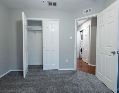 12136 Lamington Drive - Photo Thumbnail 21