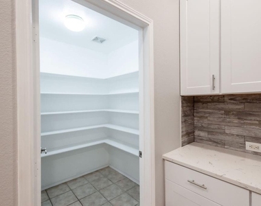 12136 Lamington Drive - Photo Thumbnail 13