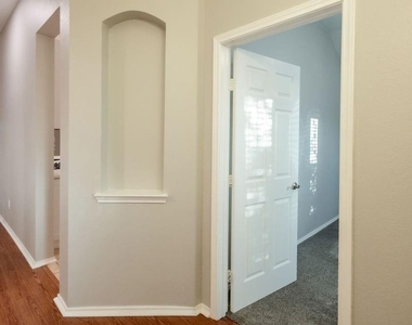 12136 Lamington Drive - Photo Thumbnail 34