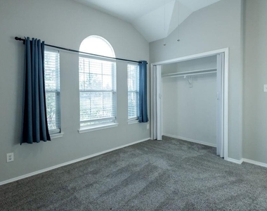 12136 Lamington Drive - Photo Thumbnail 33
