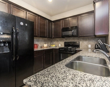 867 Llano Drive - Photo Thumbnail 2