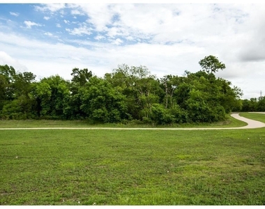 867 Llano Drive - Photo Thumbnail 12