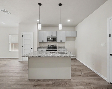 3115 Lumber Street - Photo Thumbnail 5