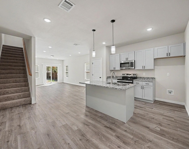 3115 Lumber Street - Photo Thumbnail 4