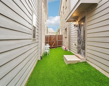 2757 Acadia Drive - Photo Thumbnail 15